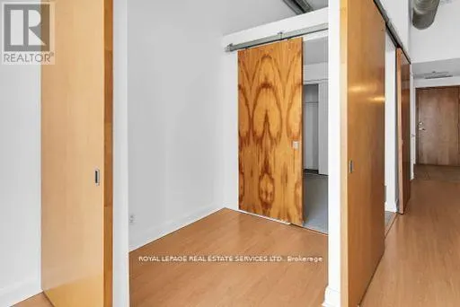 PH13 - 700 KING STREET W