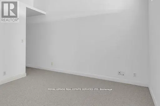 PH13 - 700 KING STREET W