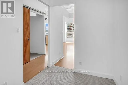 PH13 - 700 KING STREET W