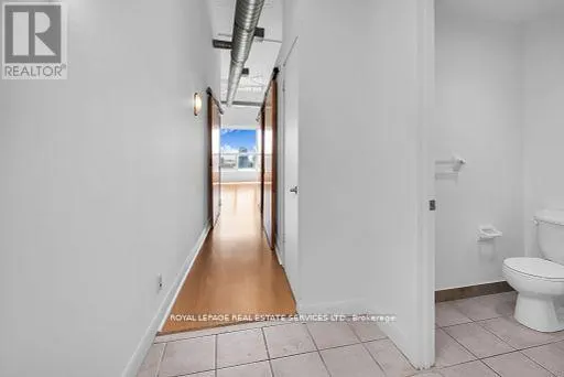 PH13 - 700 KING STREET W