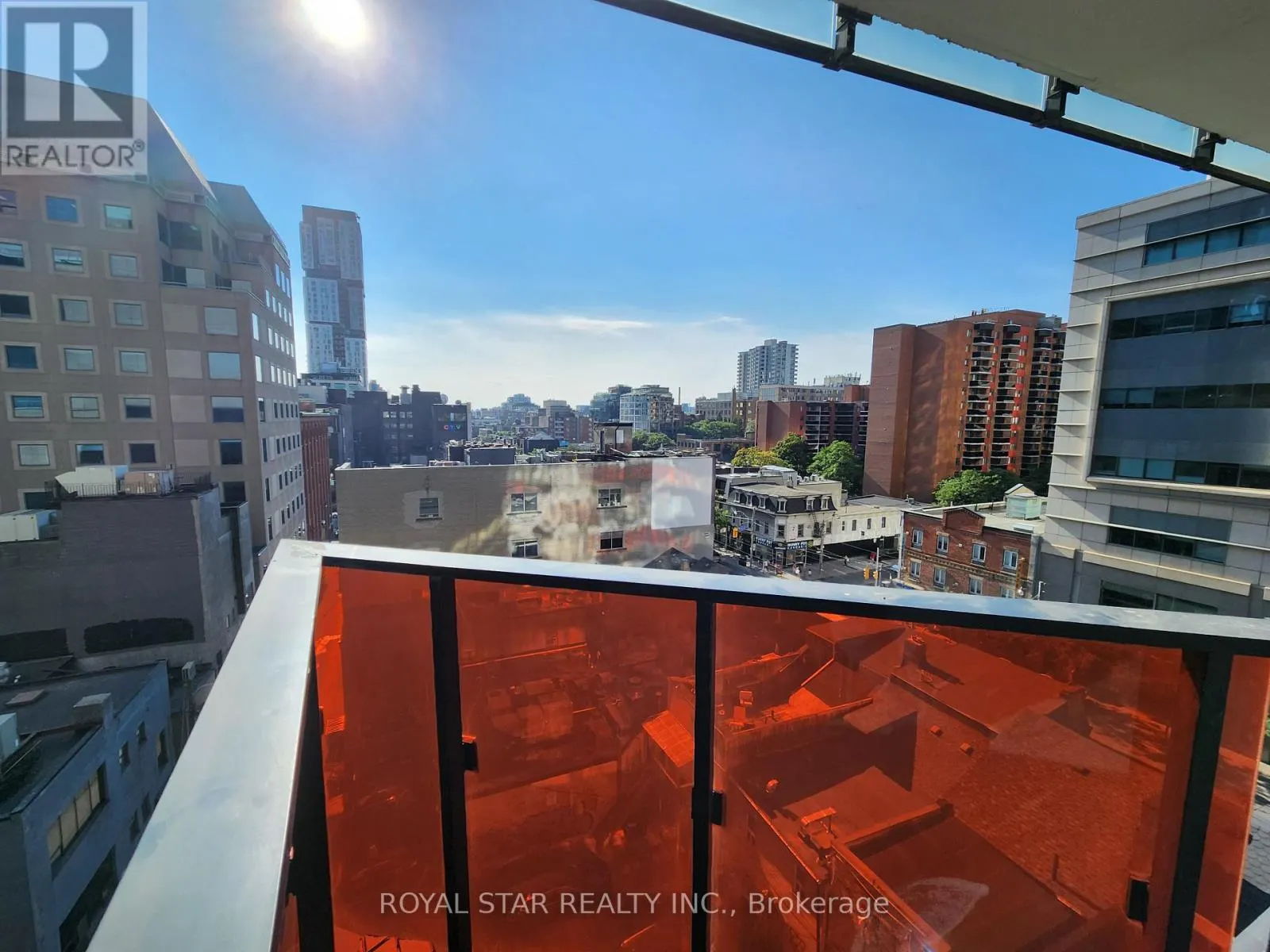 601 - 215 QUEEN STREET W