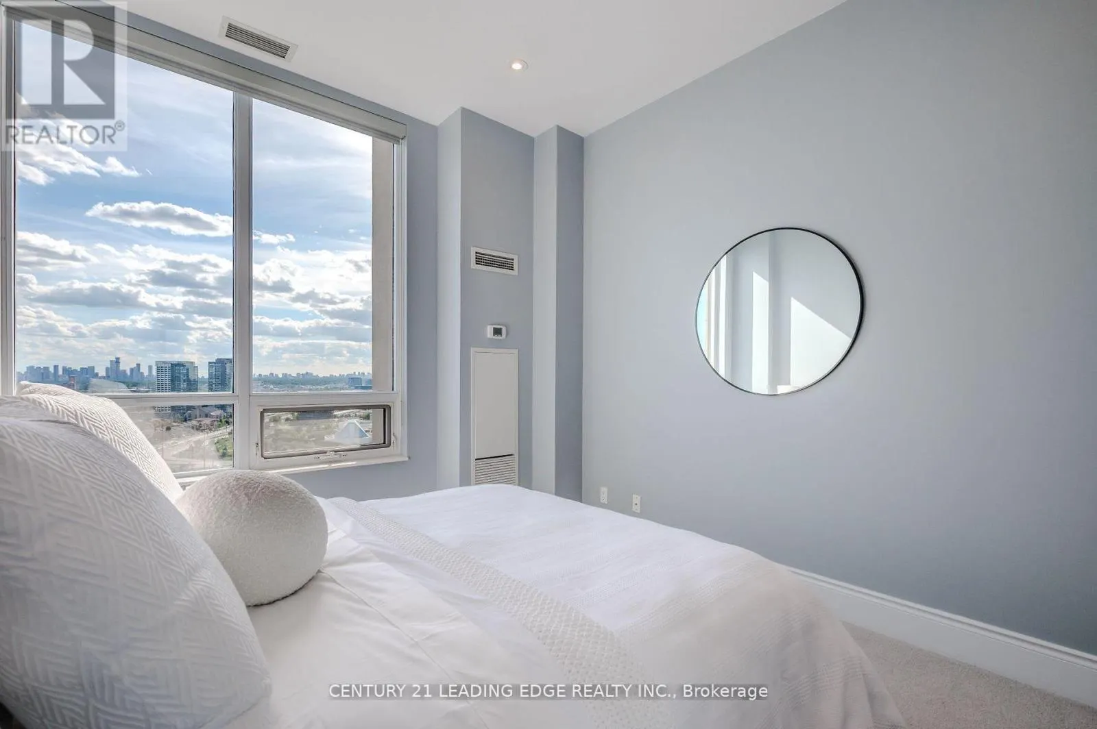 PH303 - 135 WYNFORD DRIVE