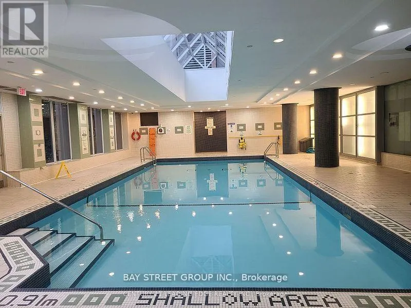 2417 - 15 NORTHTOWN WAY