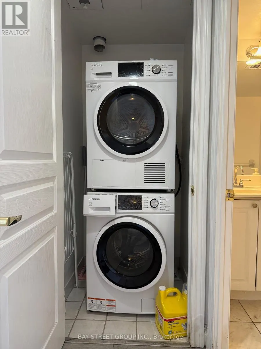 2417 - 15 NORTHTOWN WAY