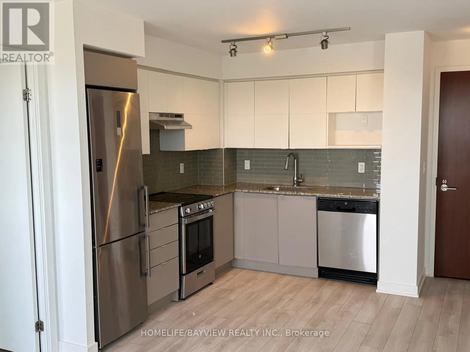1212 - 120 VARNA DRIVE