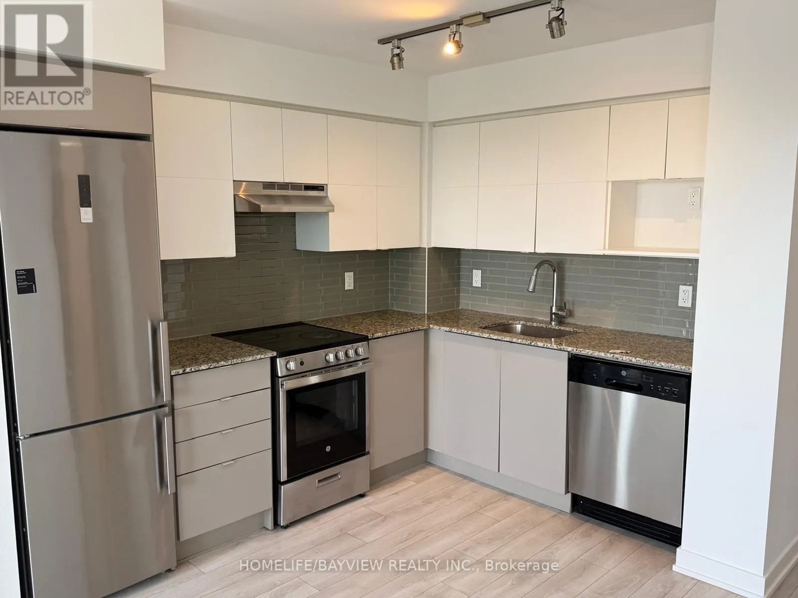 1212 - 120 VARNA DRIVE
