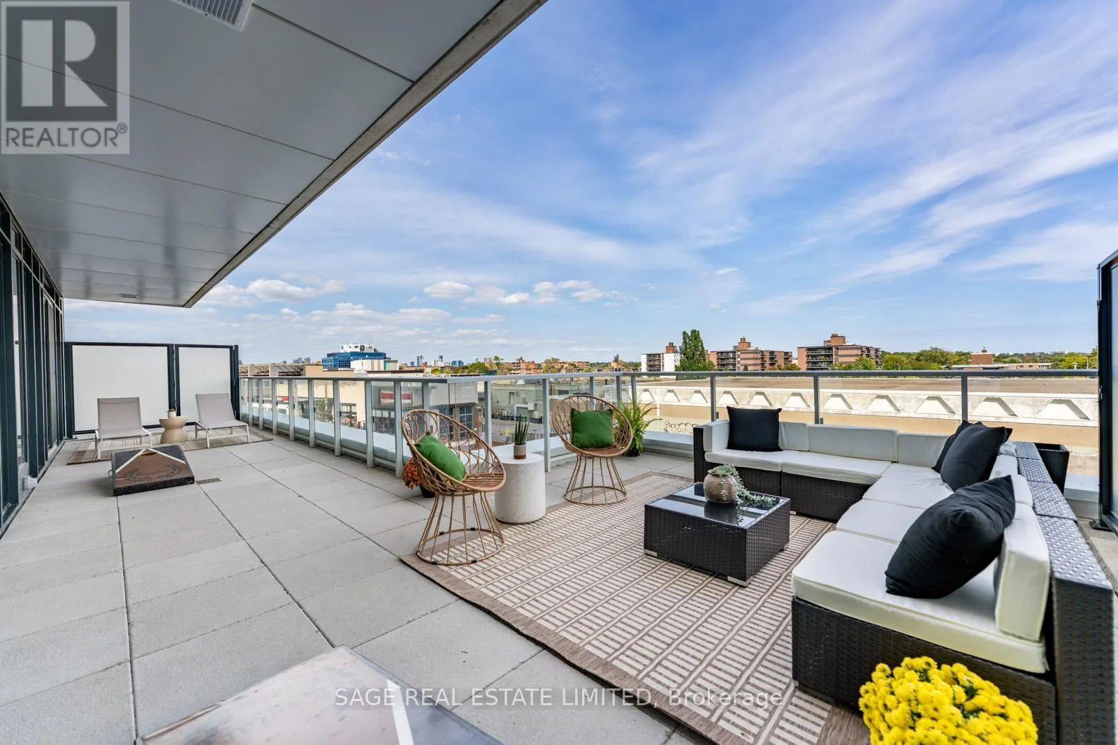 212 - 50 O'NEILL ROAD W