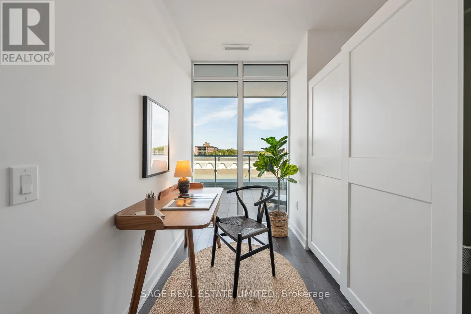 212 - 50 O'NEILL ROAD W