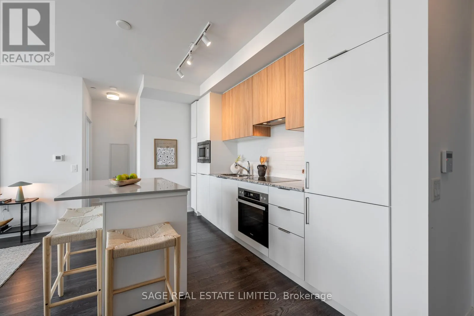 212 - 50 O'NEILL ROAD W
