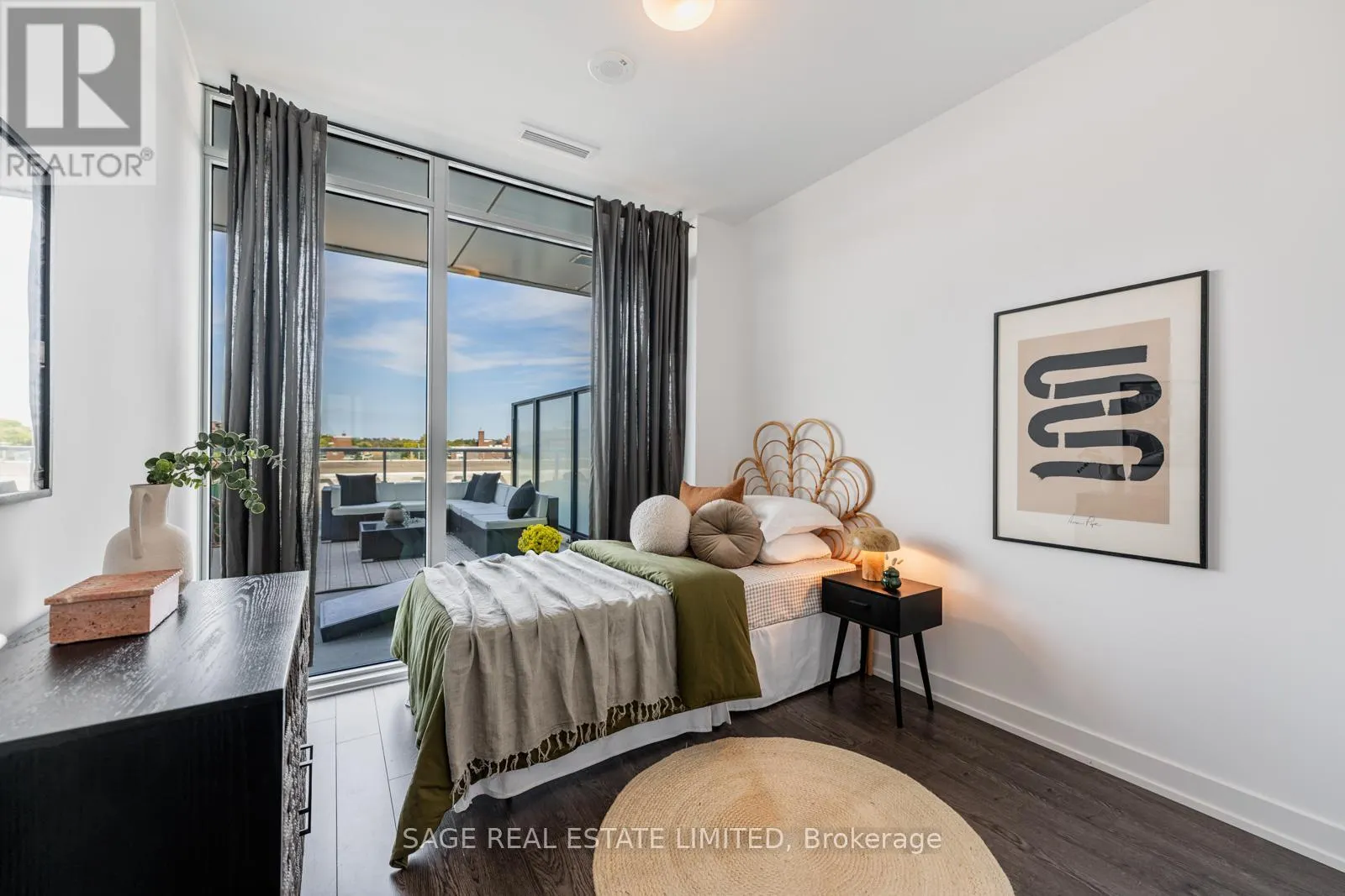 212 - 50 O'NEILL ROAD W