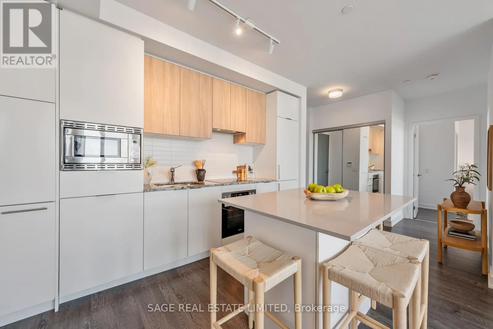 212 - 50 O'NEILL ROAD W