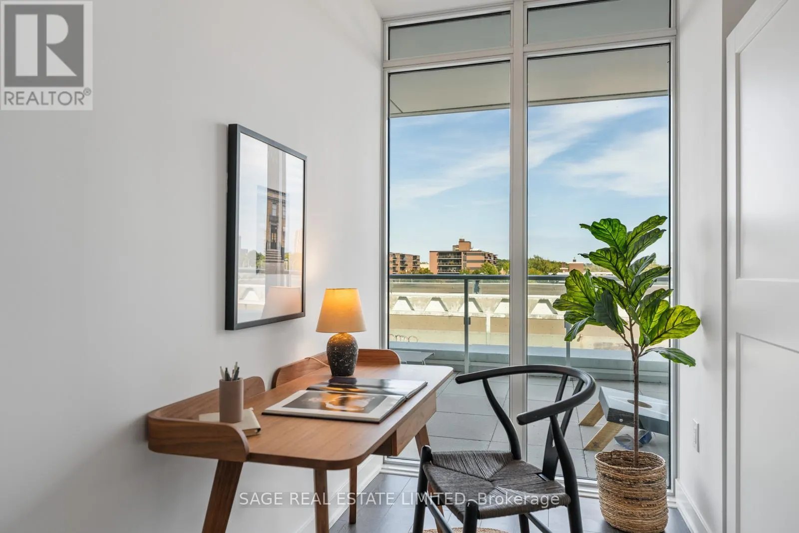 212 - 50 O'NEILL ROAD W