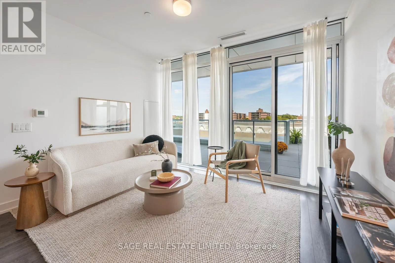 212 - 50 O'NEILL ROAD W