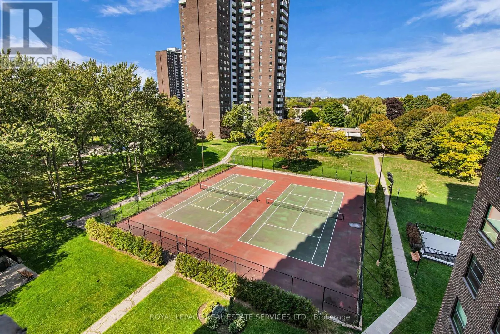 702 - 1900 SHEPPARD AVENUE E