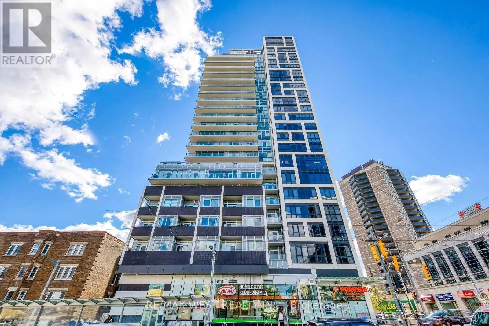 1703 - 501 ST CLAIR AVENUE W