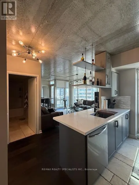 2803 - 10 NAVY WHARF COURT