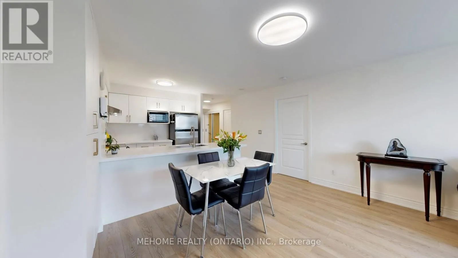 1611 - 509 BEECROFT ROAD