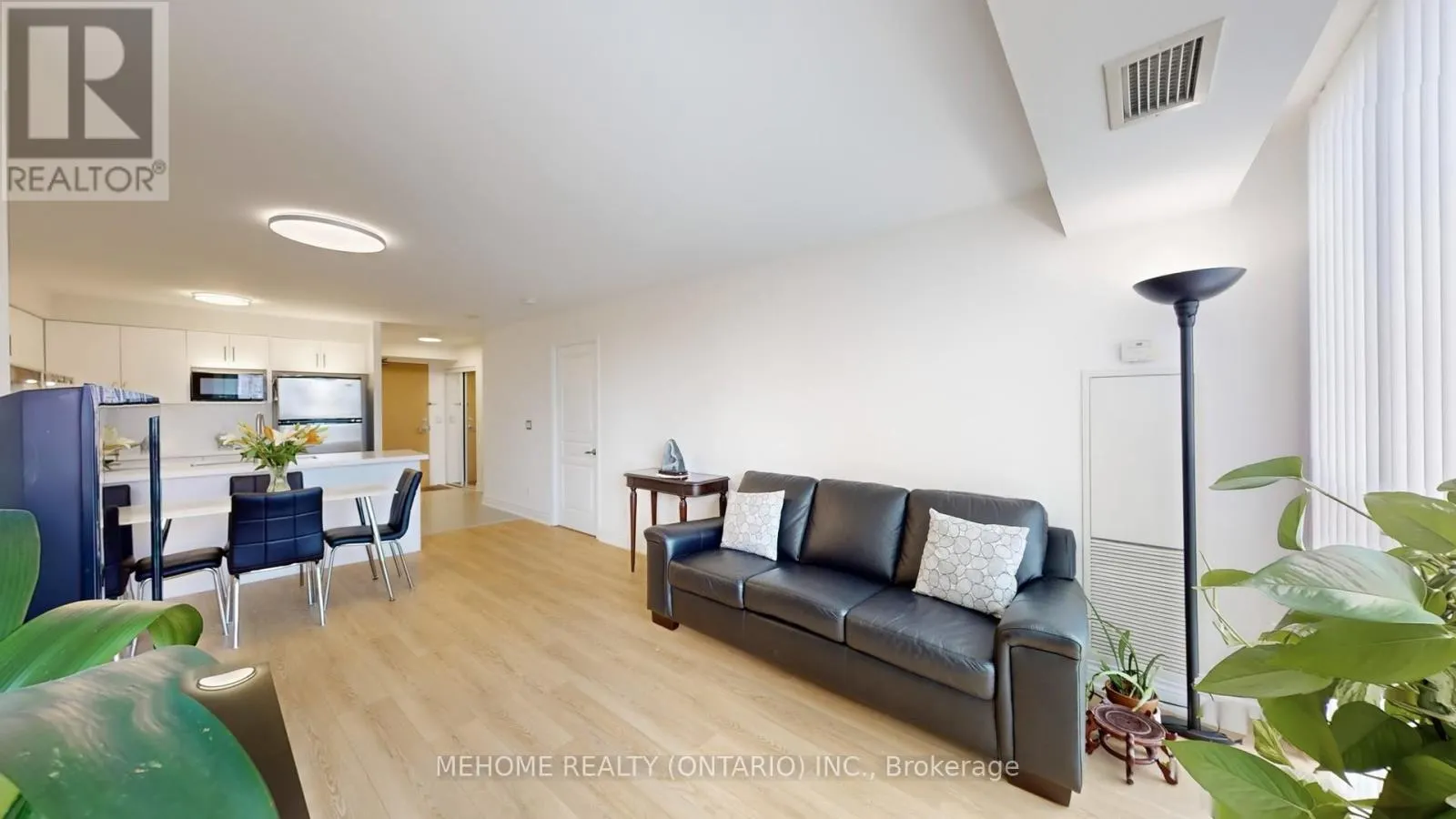1611 - 509 BEECROFT ROAD