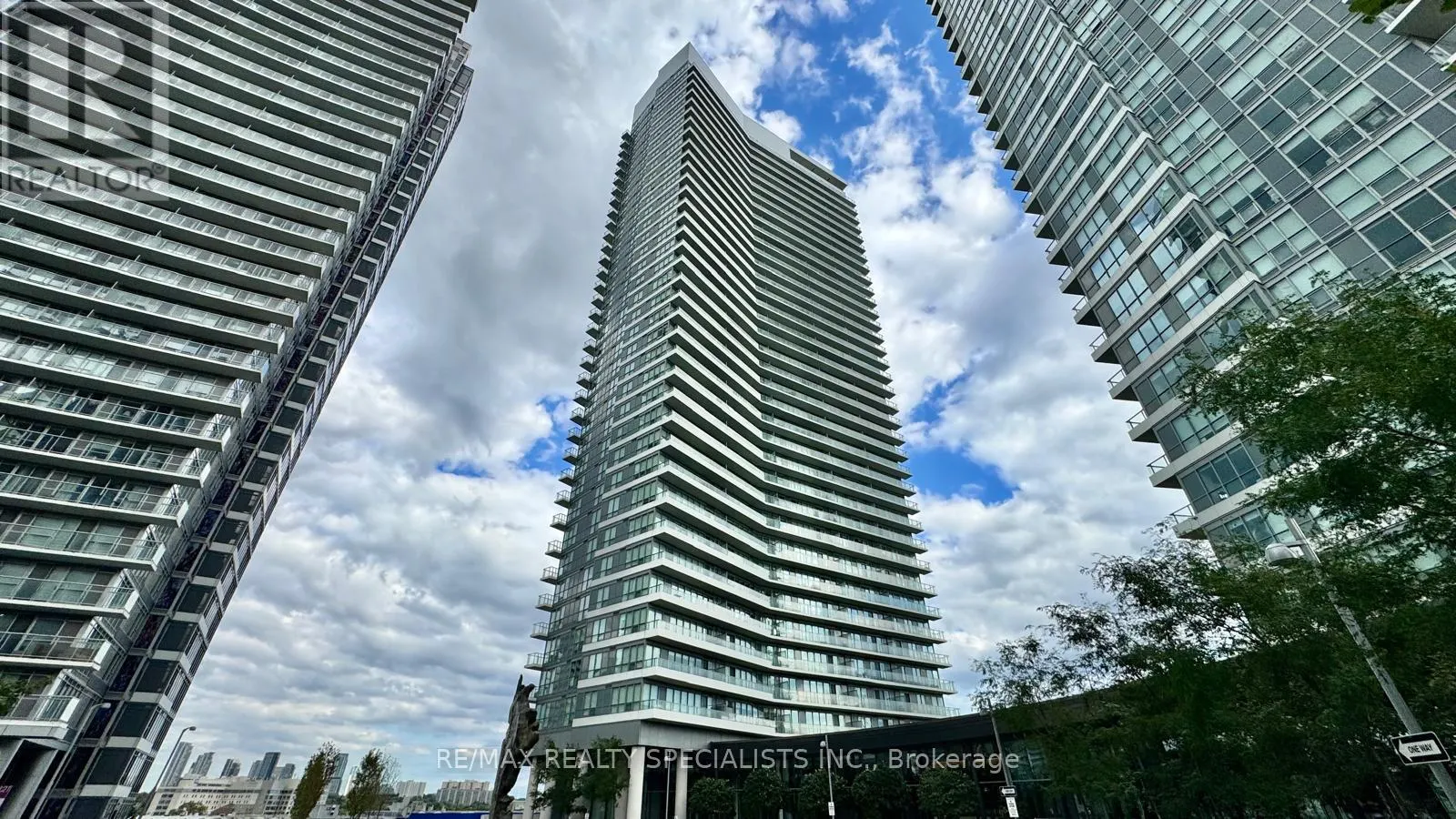 2307 - 117 MCMAHON DRIVE