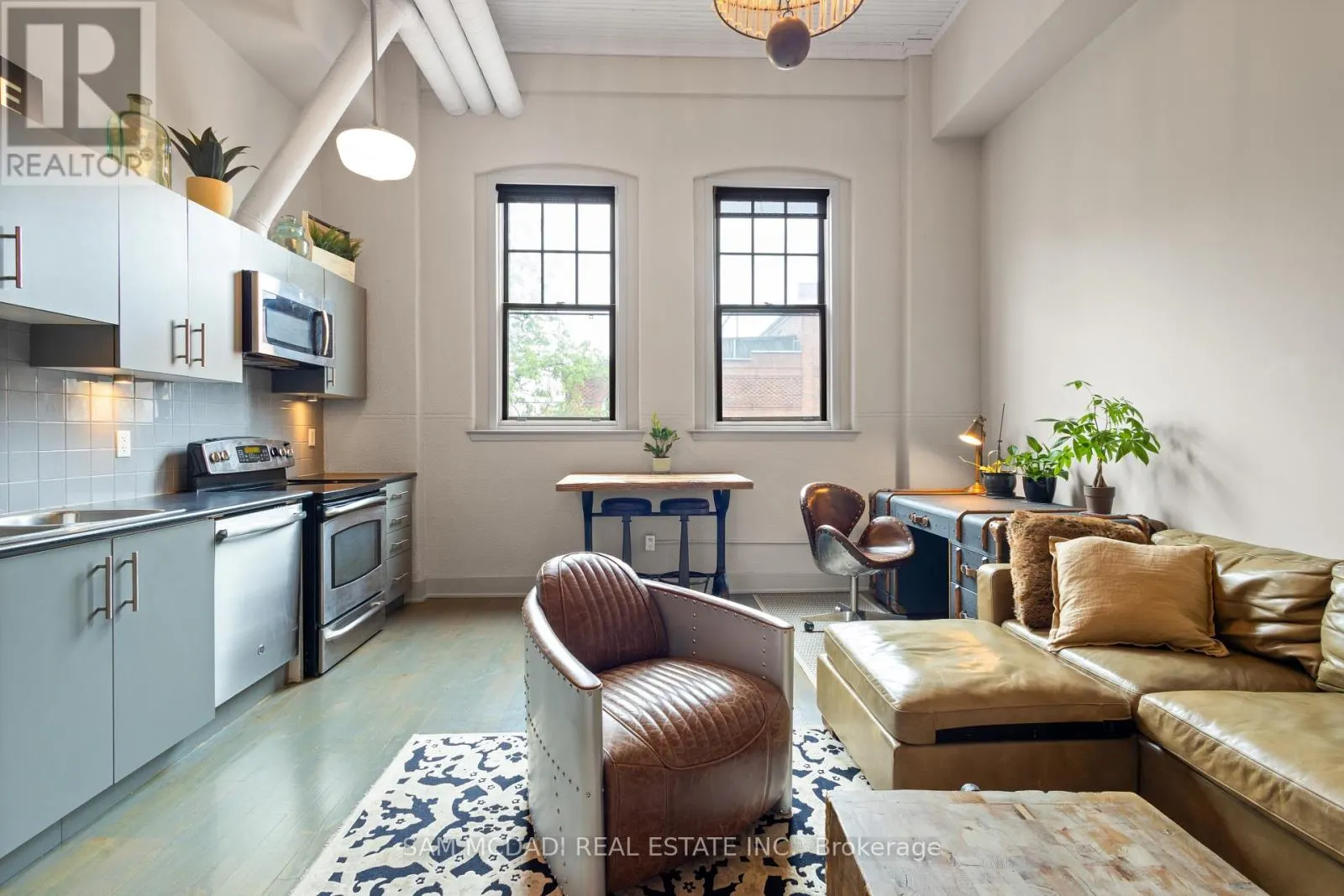 204 - 183 DOVERCOURT ROAD