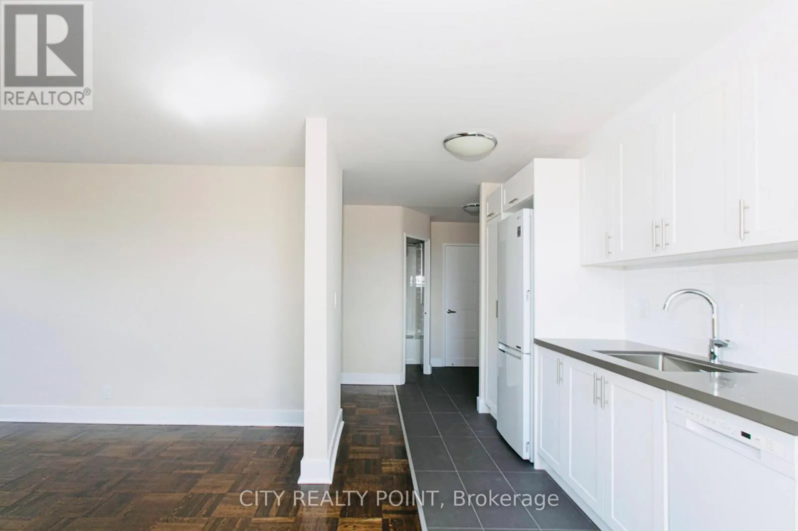 306 - 990 AVENUE ROAD