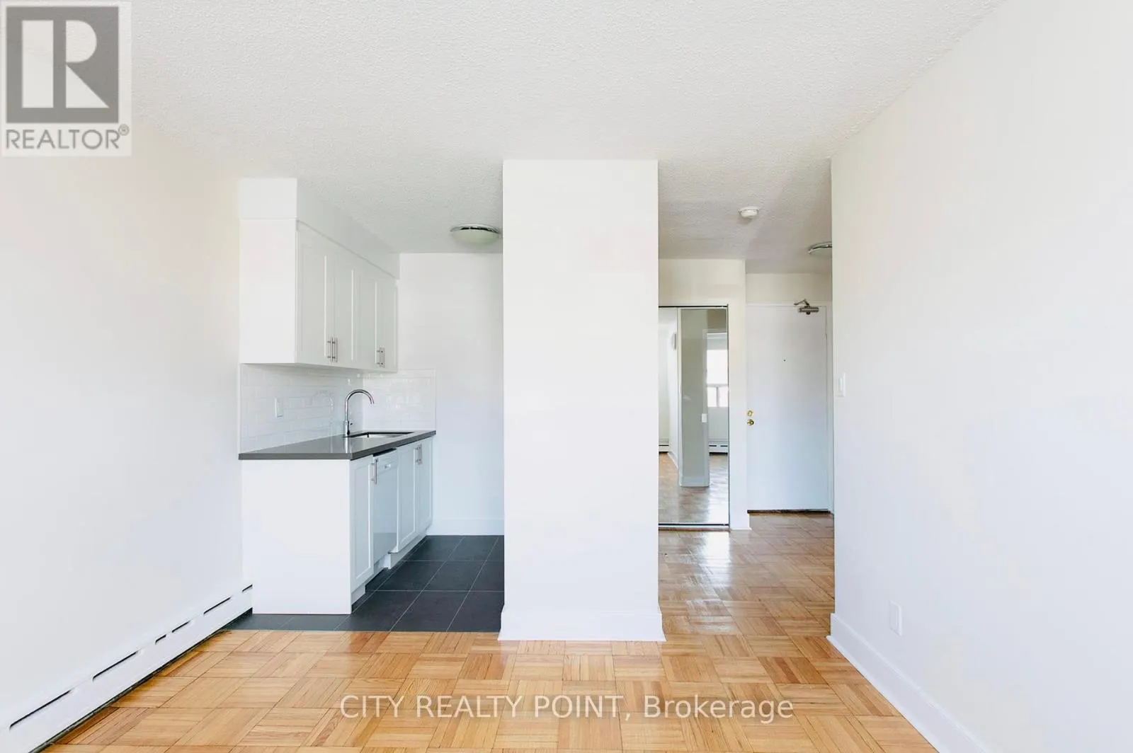 306 - 990 AVENUE ROAD