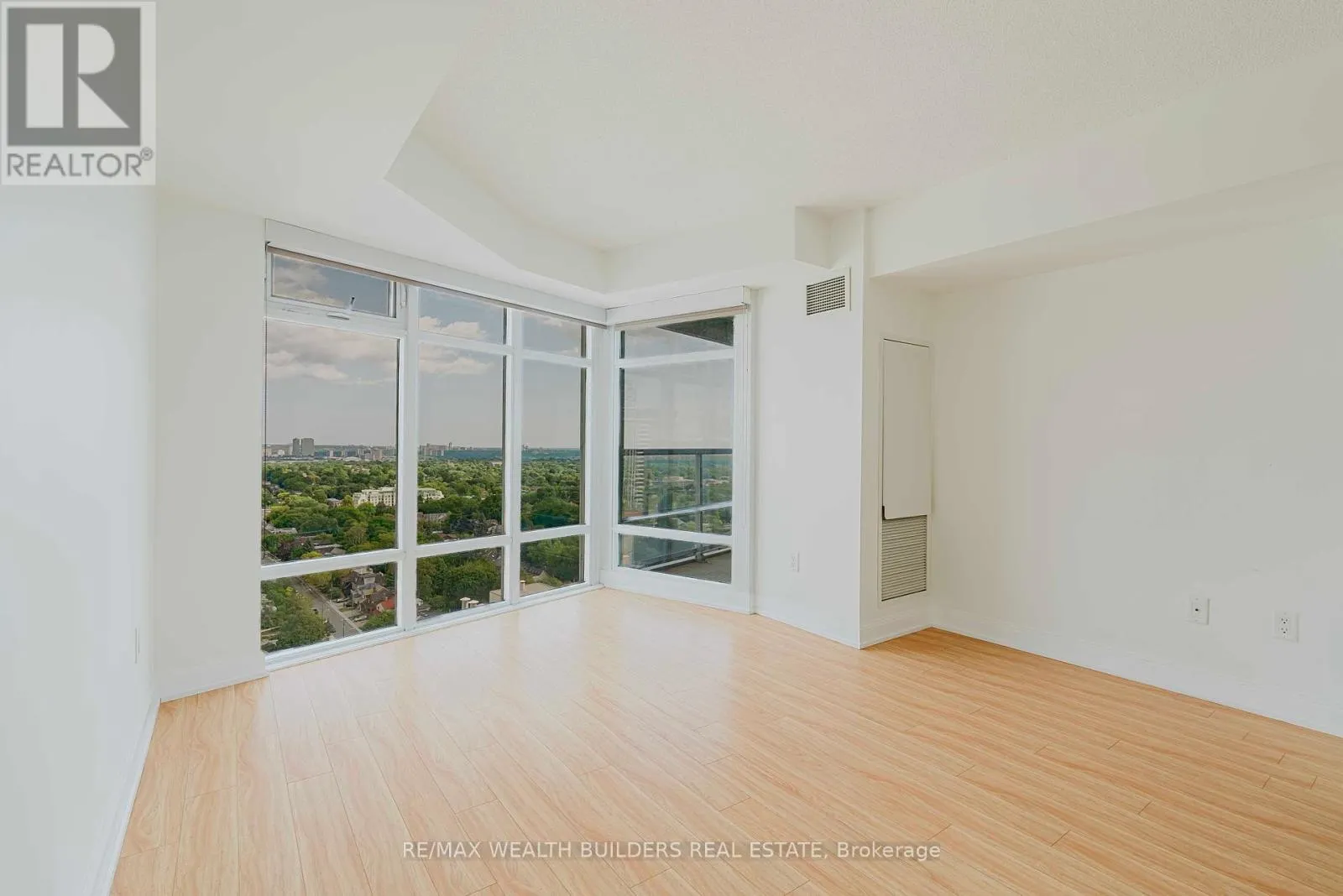 2702 - 2181 YONGE STREET