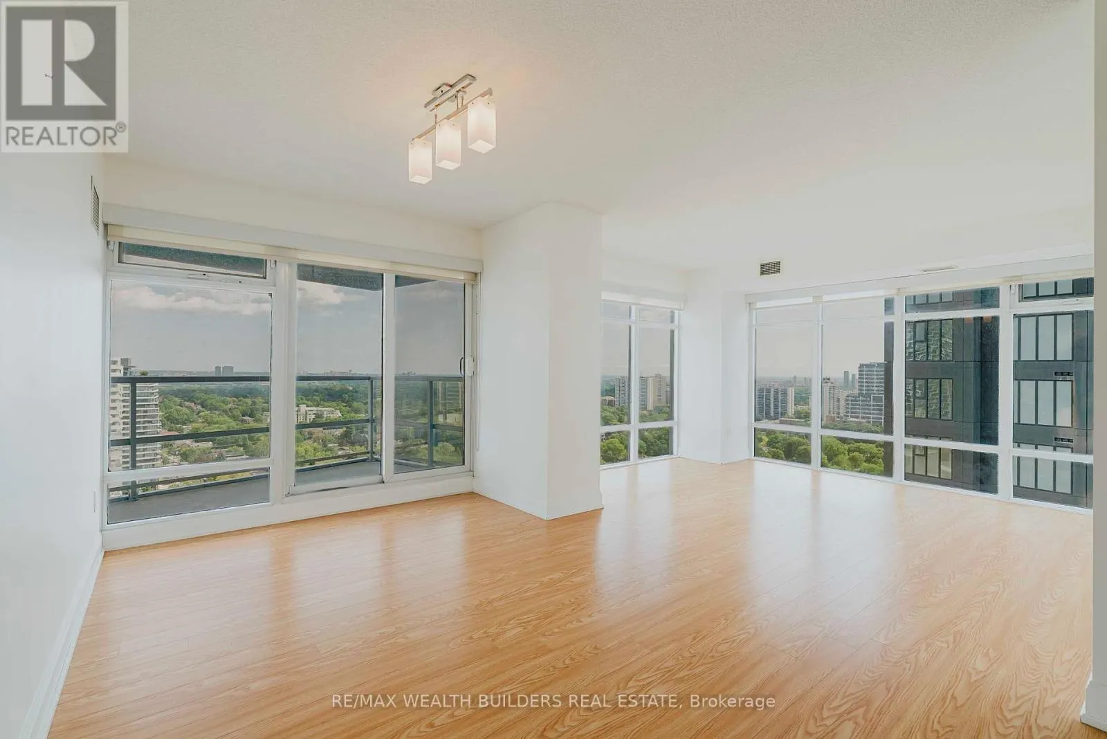 2702 - 2181 YONGE STREET