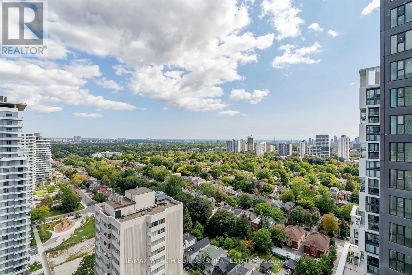2702 - 2181 YONGE STREET