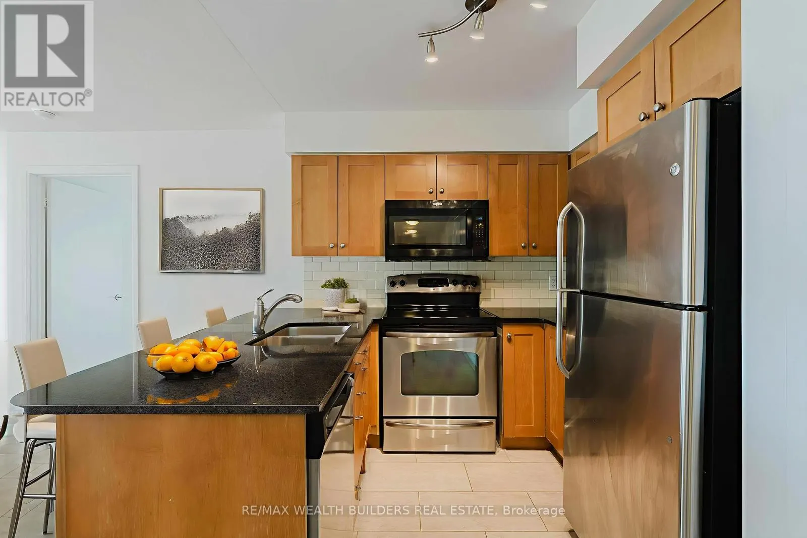 2702 - 2181 YONGE STREET