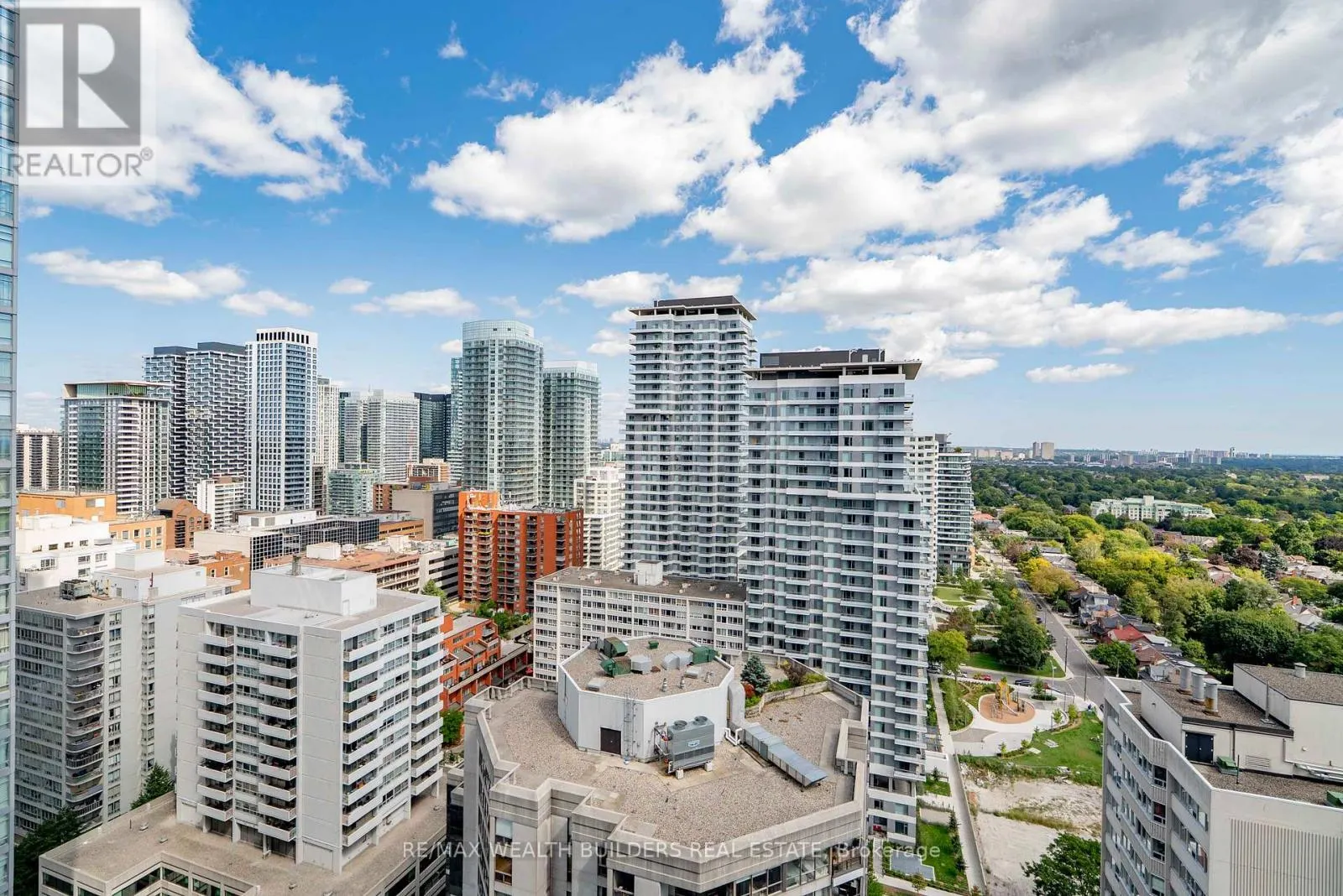2702 - 2181 YONGE STREET