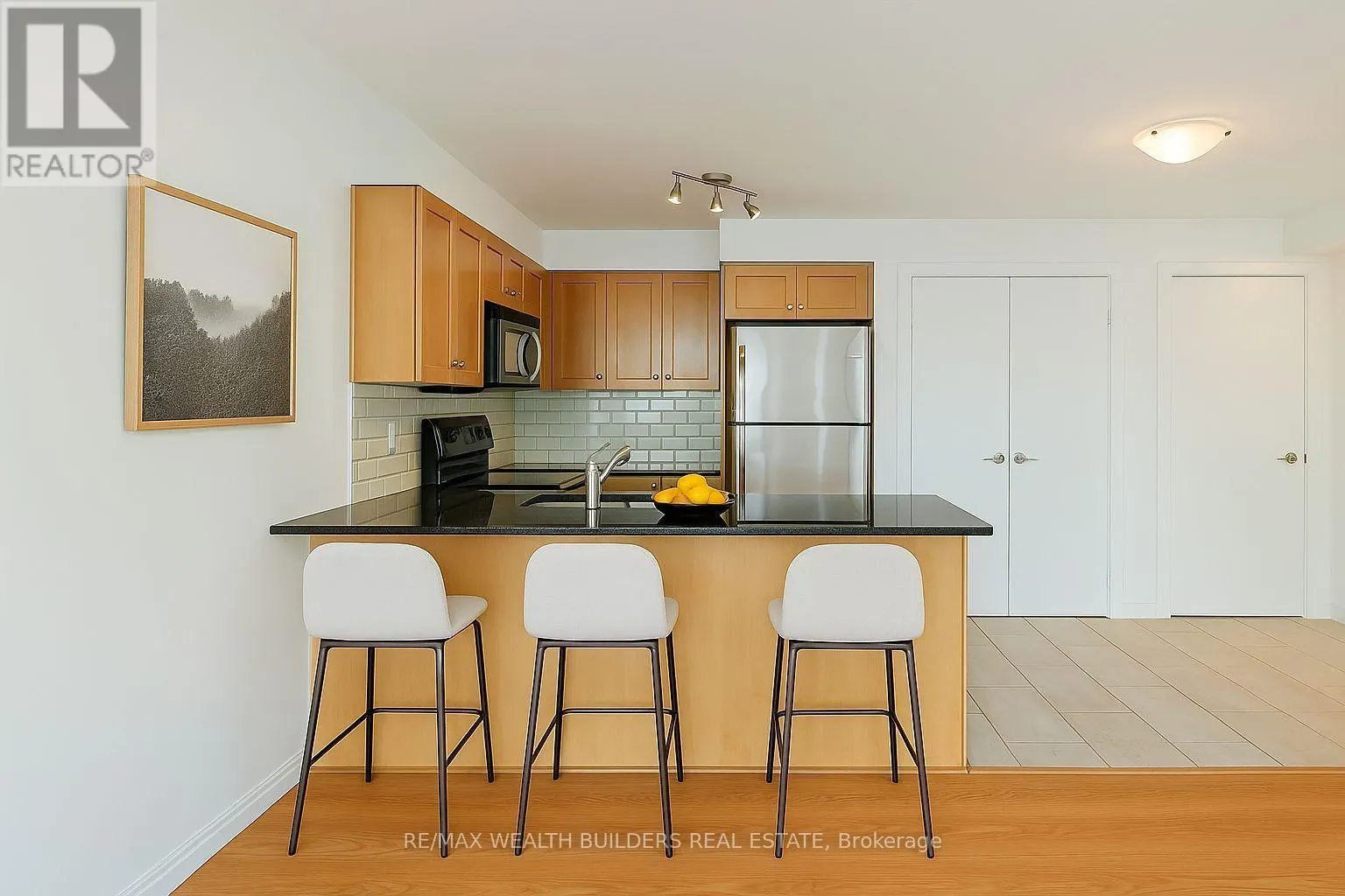 2702 - 2181 YONGE STREET