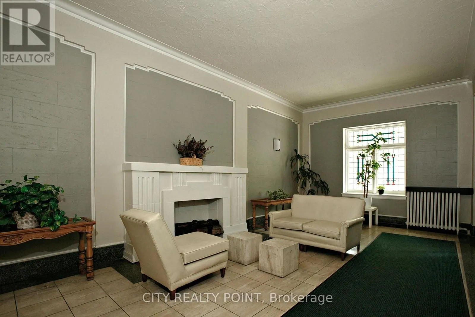 423 - 398 AVENUE ROAD