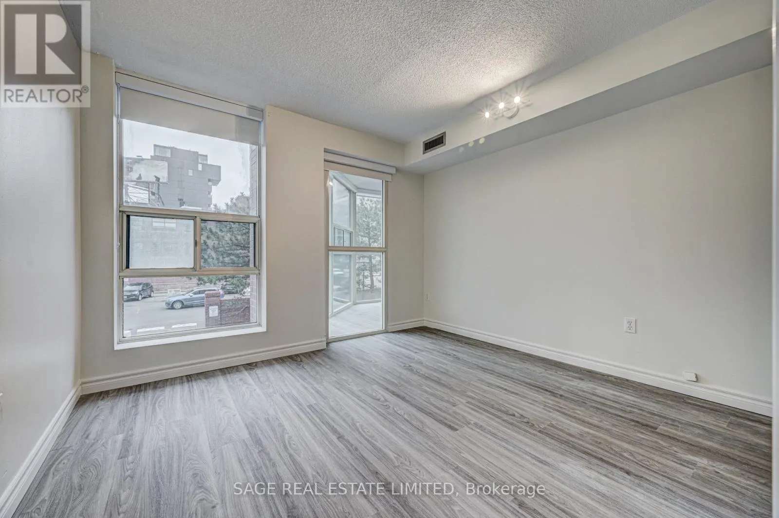 204 - 705 KING STREET W