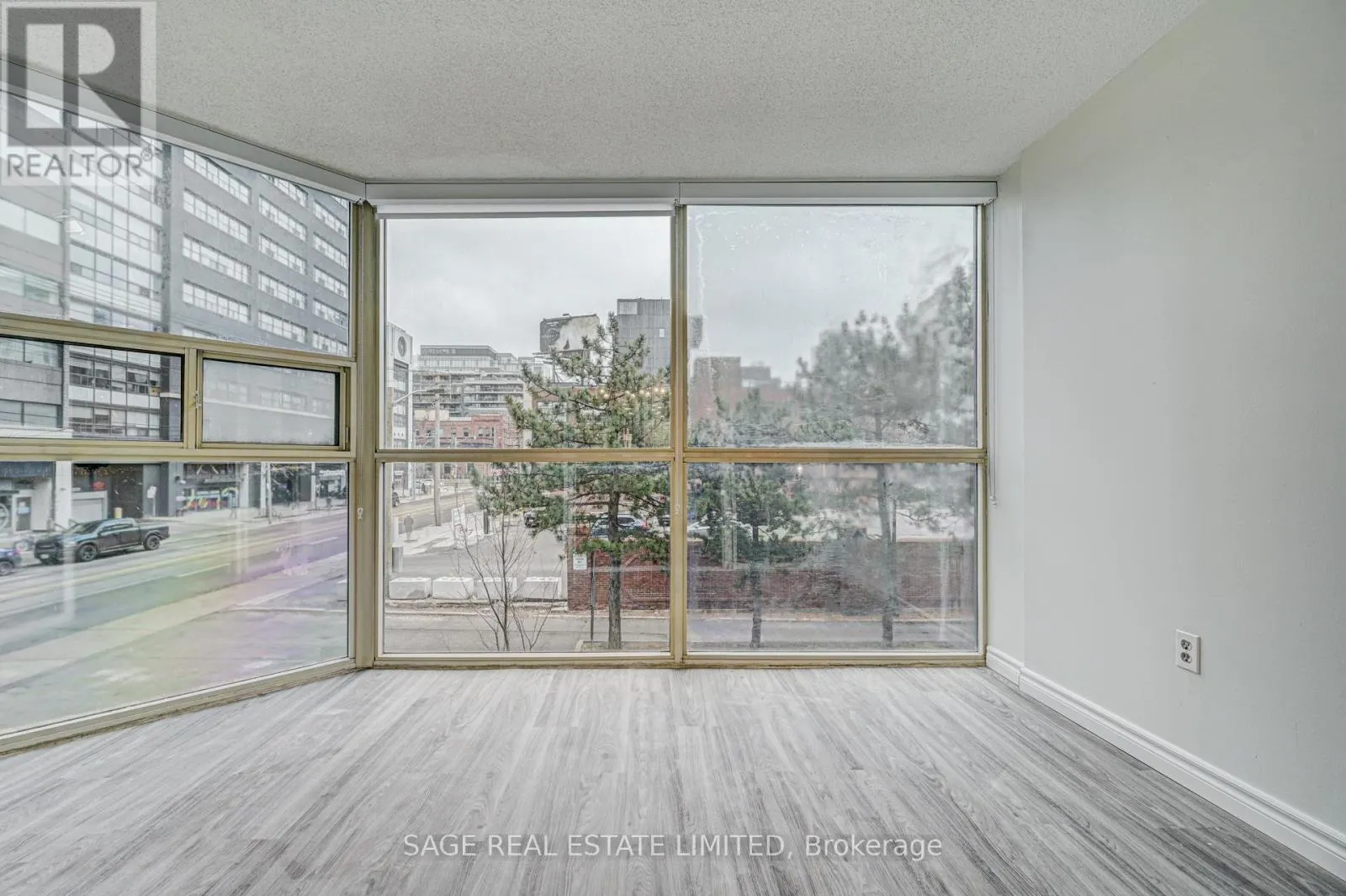 204 - 705 KING STREET W