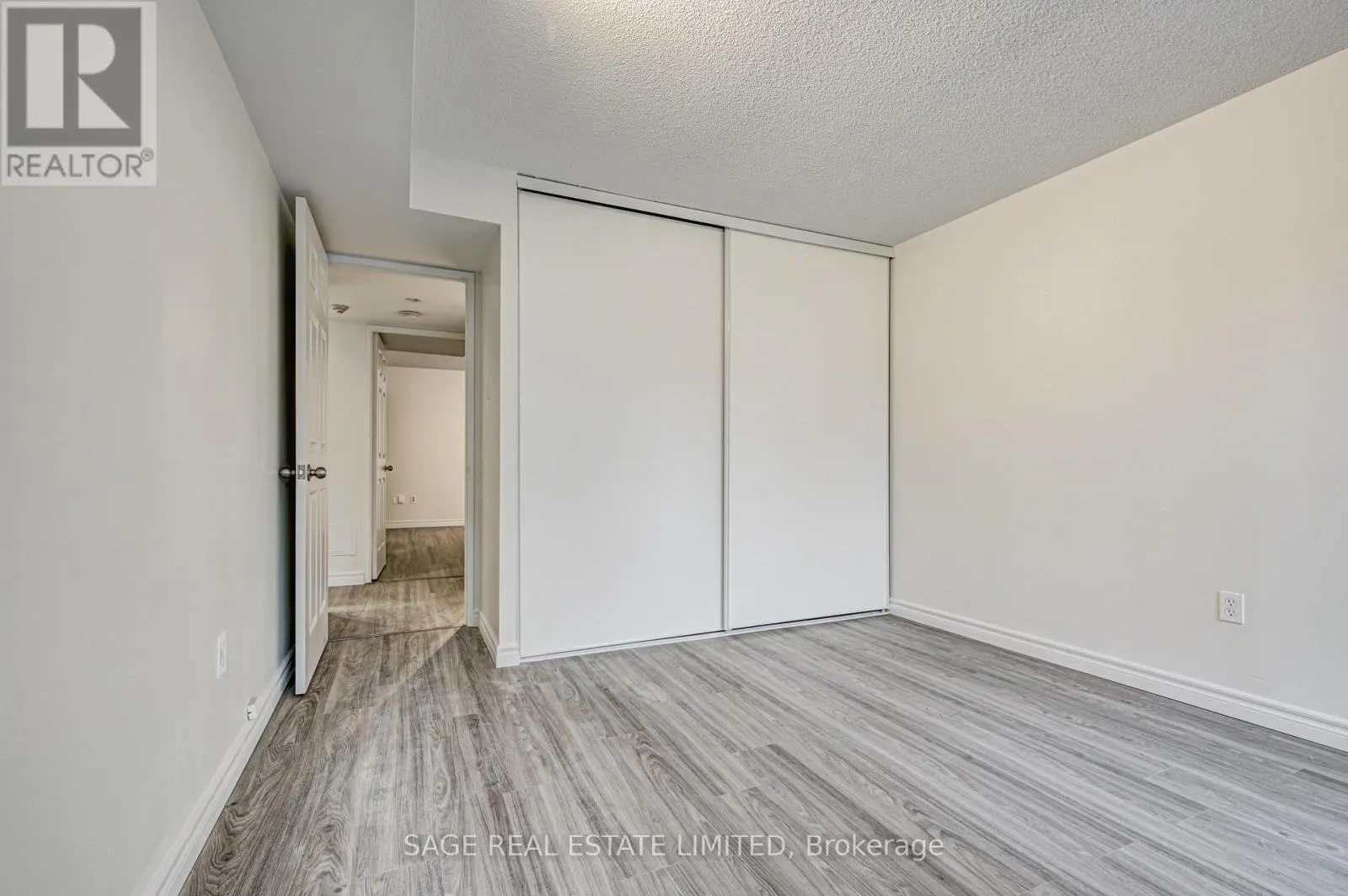 204 - 705 KING STREET W