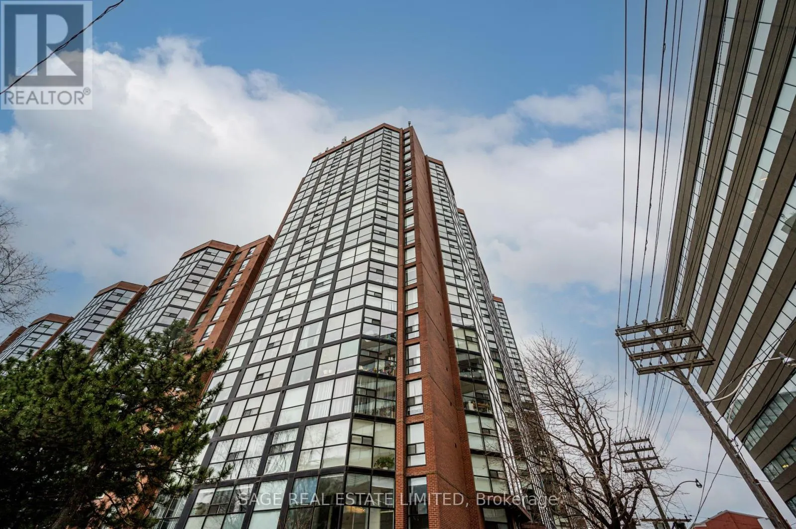 204 - 705 KING STREET W