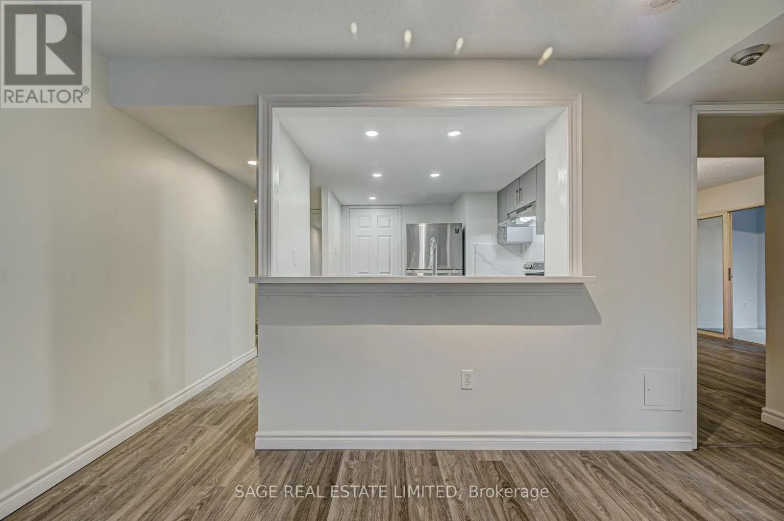 204 - 705 KING STREET W