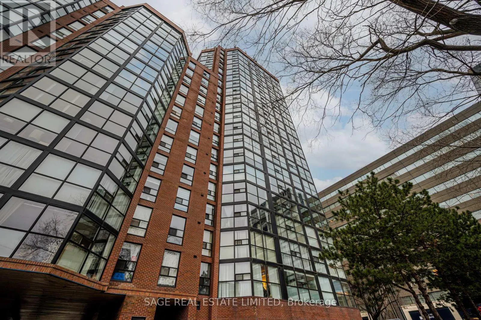 204 - 705 KING STREET W