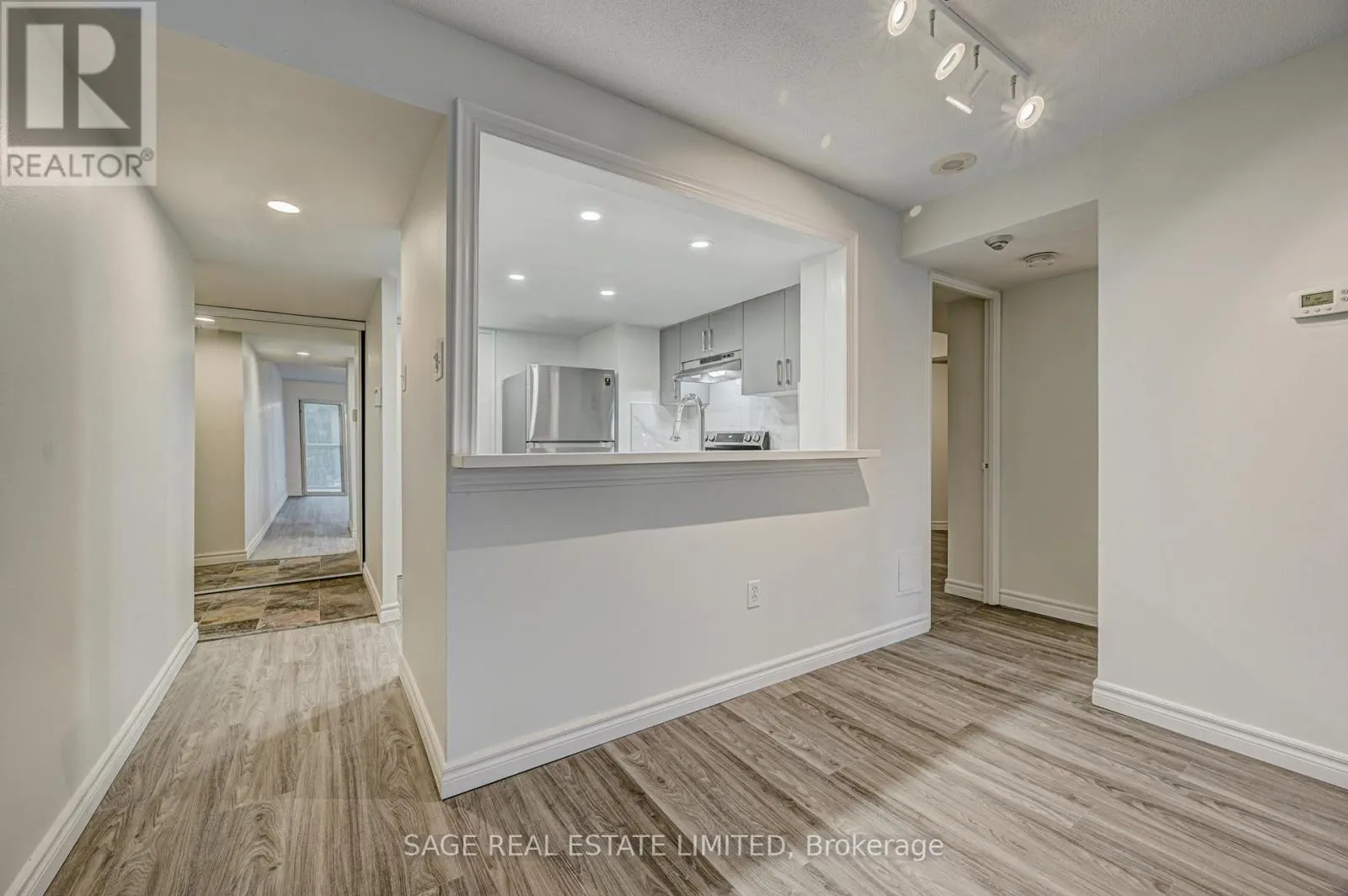 204 - 705 KING STREET W