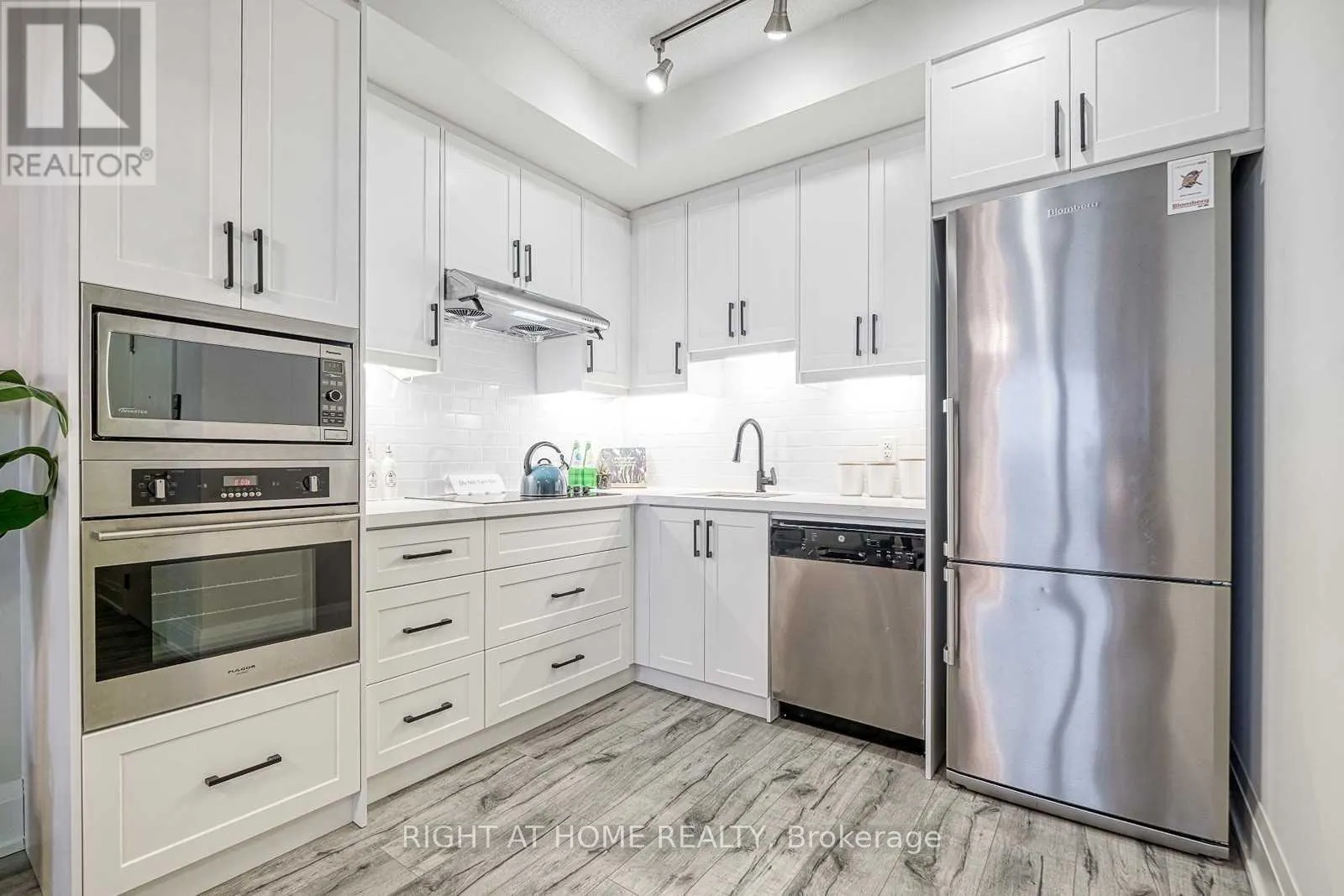 1507 - 120 HARRISON GARDEN BOULEVARD