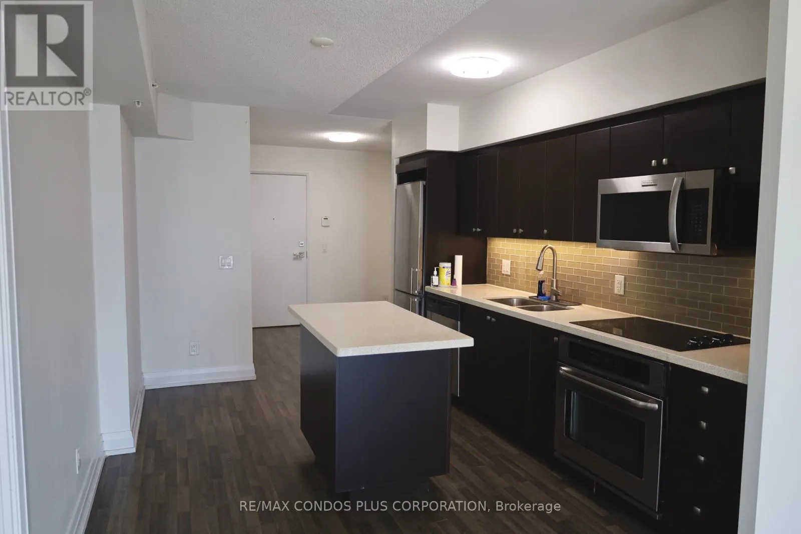 710E - 555 WILSON AVENUE