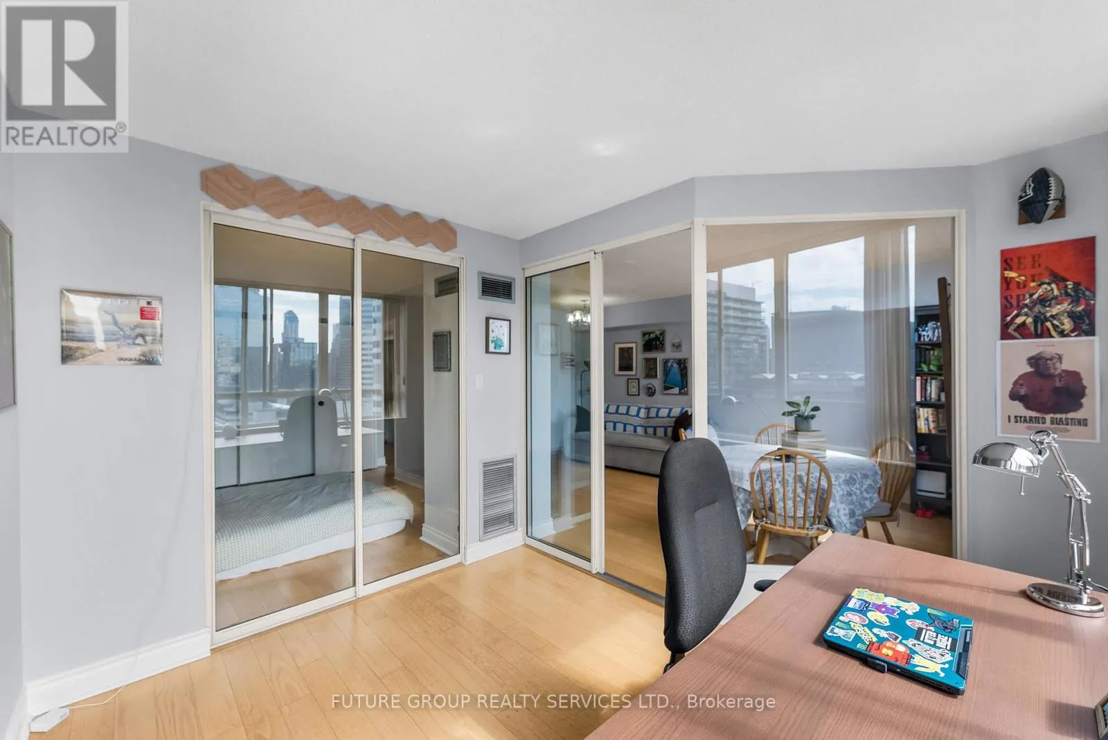 2209 - 633 BAY STREET