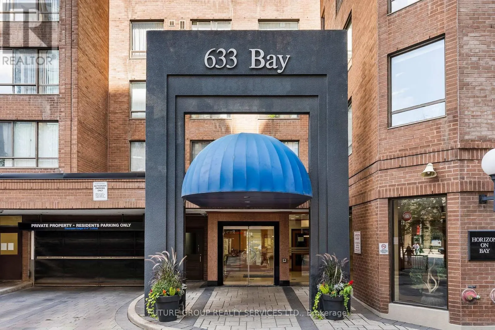 2209 - 633 BAY STREET