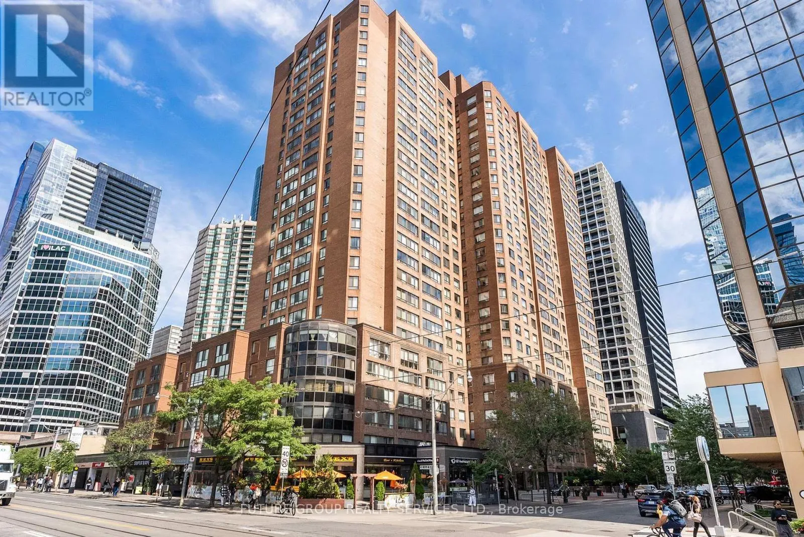 2209 - 633 BAY STREET