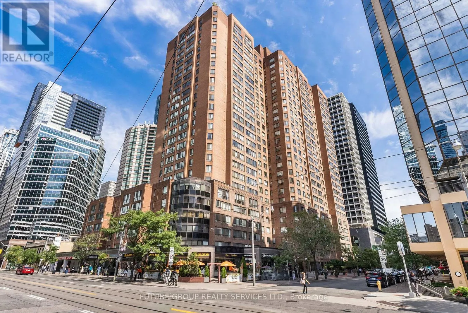 2209 - 633 BAY STREET