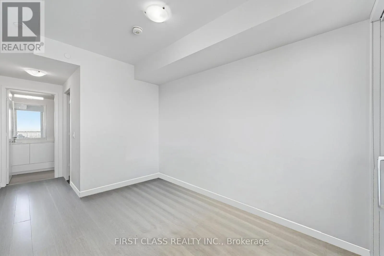 2706 E - 70 PRINCESS STREET