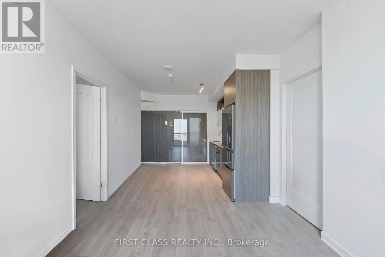 2706 E - 70 PRINCESS STREET