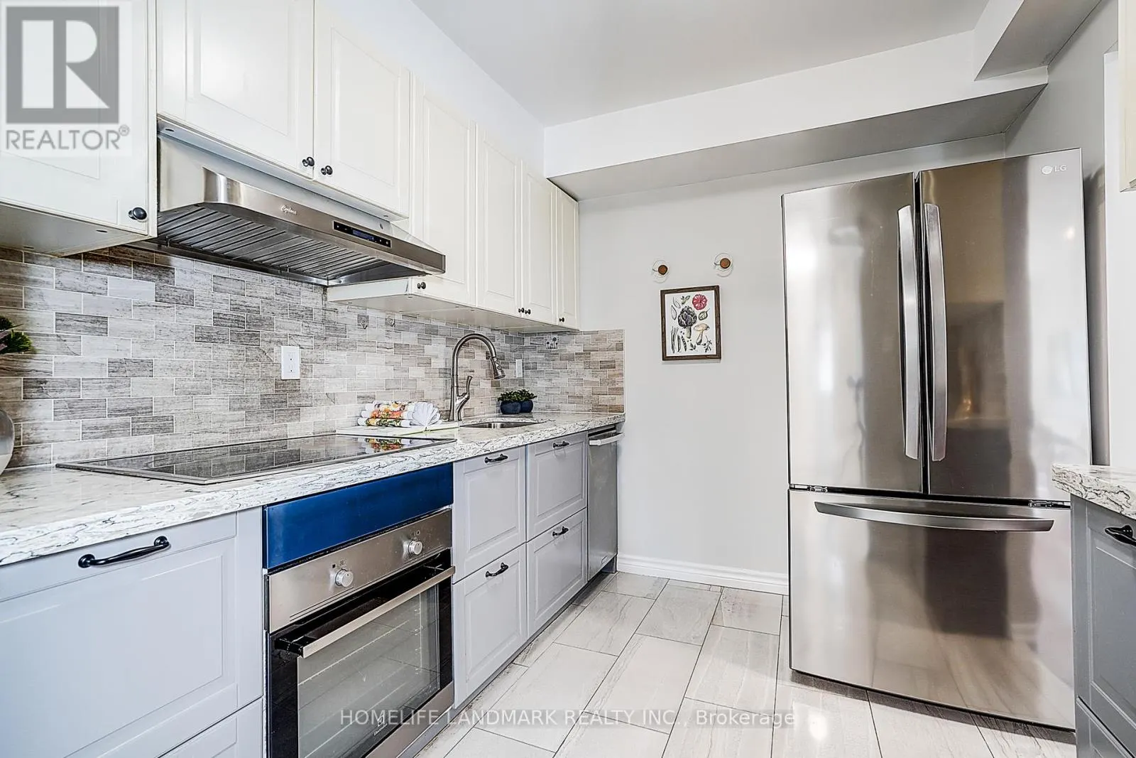 25 BRACKEN FERNWAY