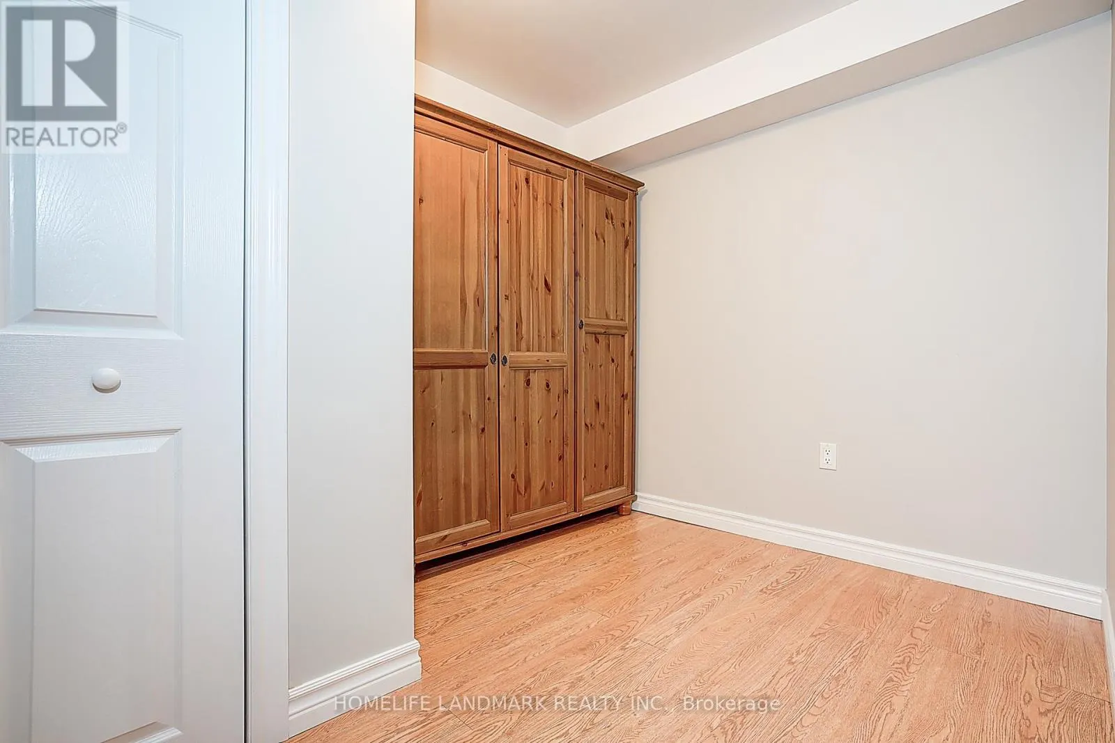 25 BRACKEN FERNWAY